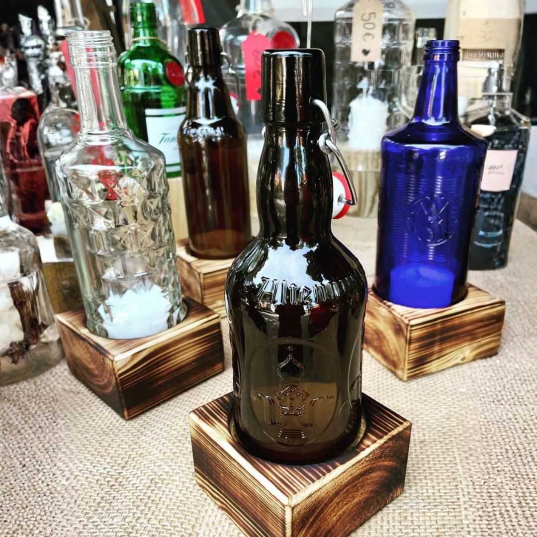 Flaschen-Kerzenständer mit Bügelverschluss, recycelt, mit Holzsockel