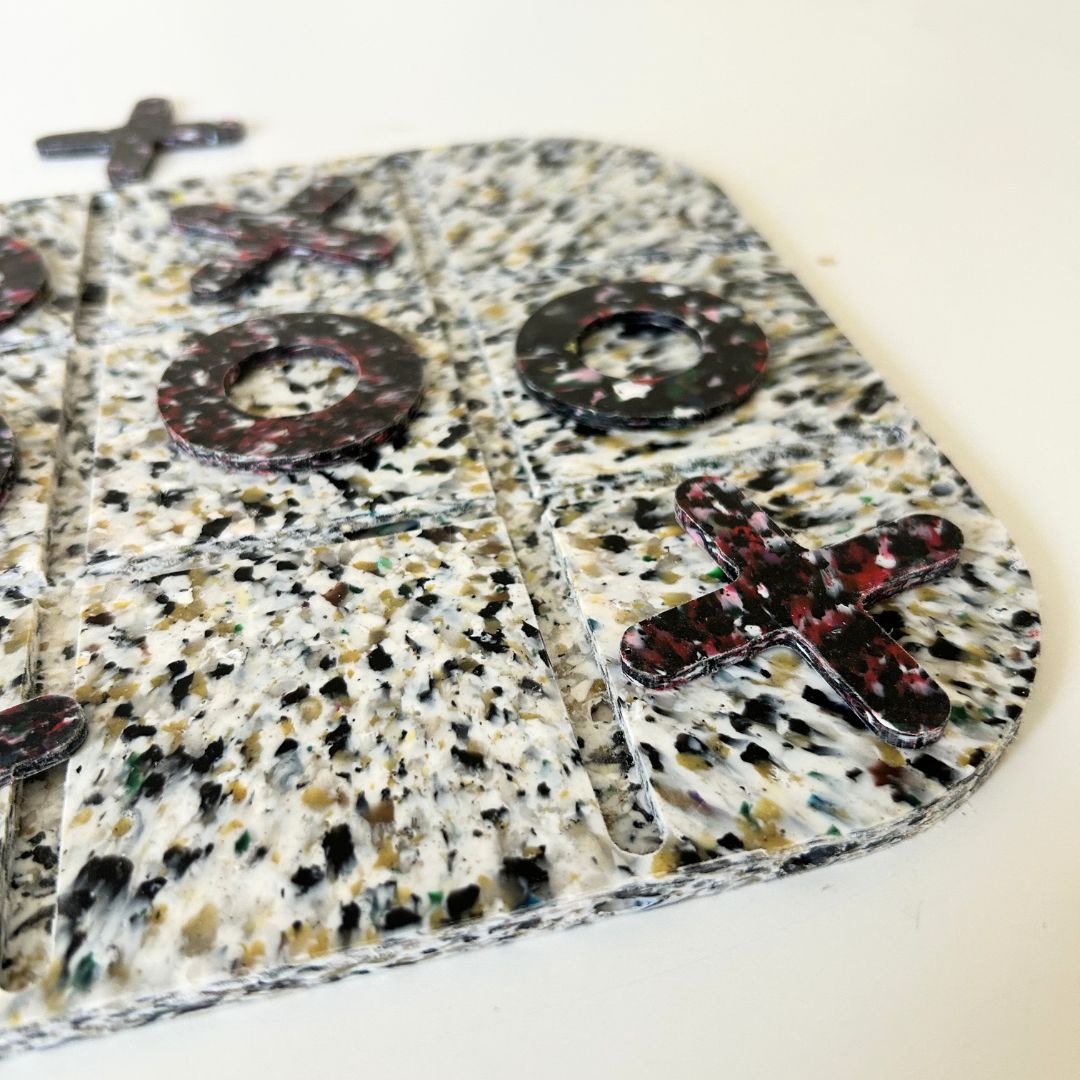 Jeu de morpion en plastique recyclé