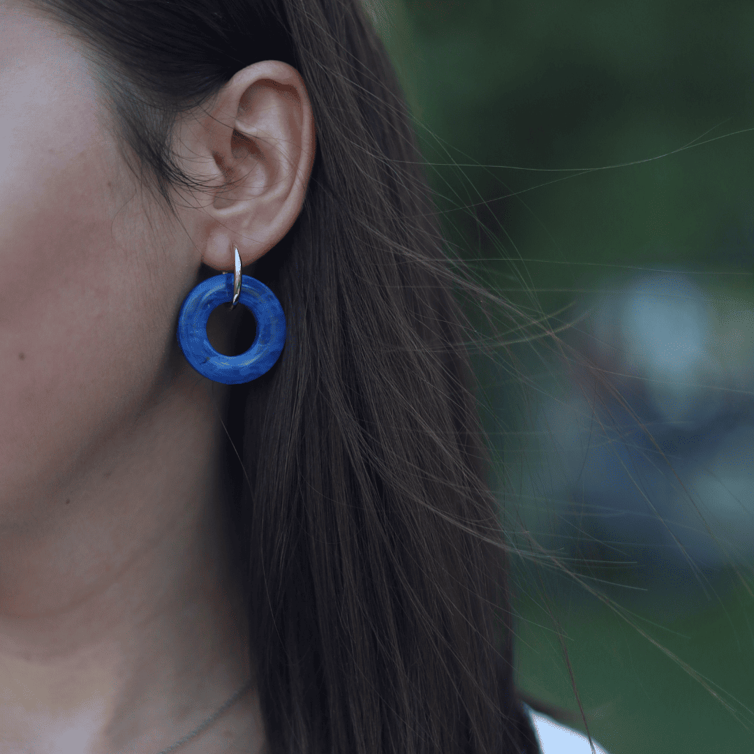 Hoop earrings made from recycled plastic – grey