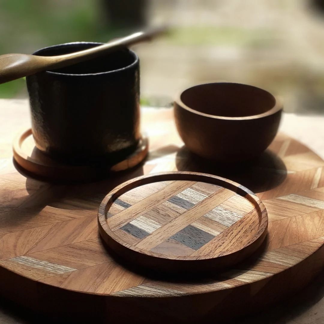 Sous-verres en bois massif surcyclé – Set de 2