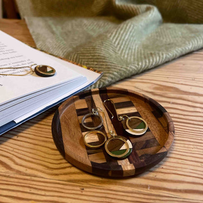 Sous-verres en bois massif surcyclé – Set de 2