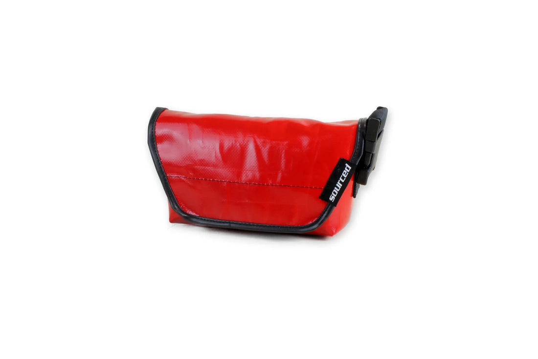 Rote Tasche aus recycelter LKW-Plane – 3-in-1 Tasche