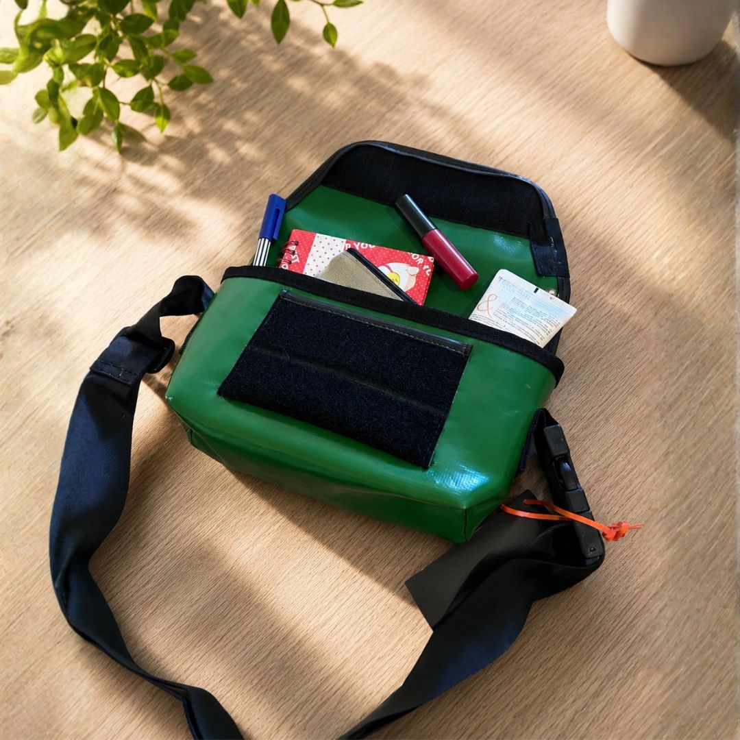 Sac vert en bâche de camion recyclée – sac convertible 3-en-1