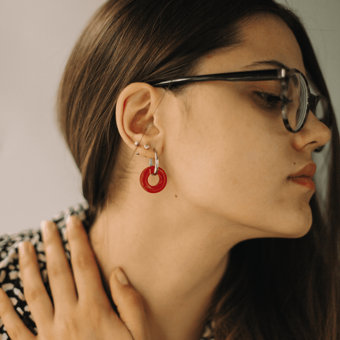 Hoop earrings made from recycled plastic – grey