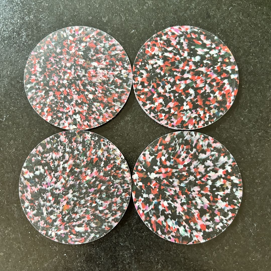 Untersetzer aus recyceltem Kunststoff – 4er-Set – Schwarz &amp; Rosa