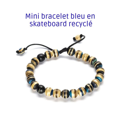 Mini bracelet bleu en skateboard recyclé – bracelet en perles de bois