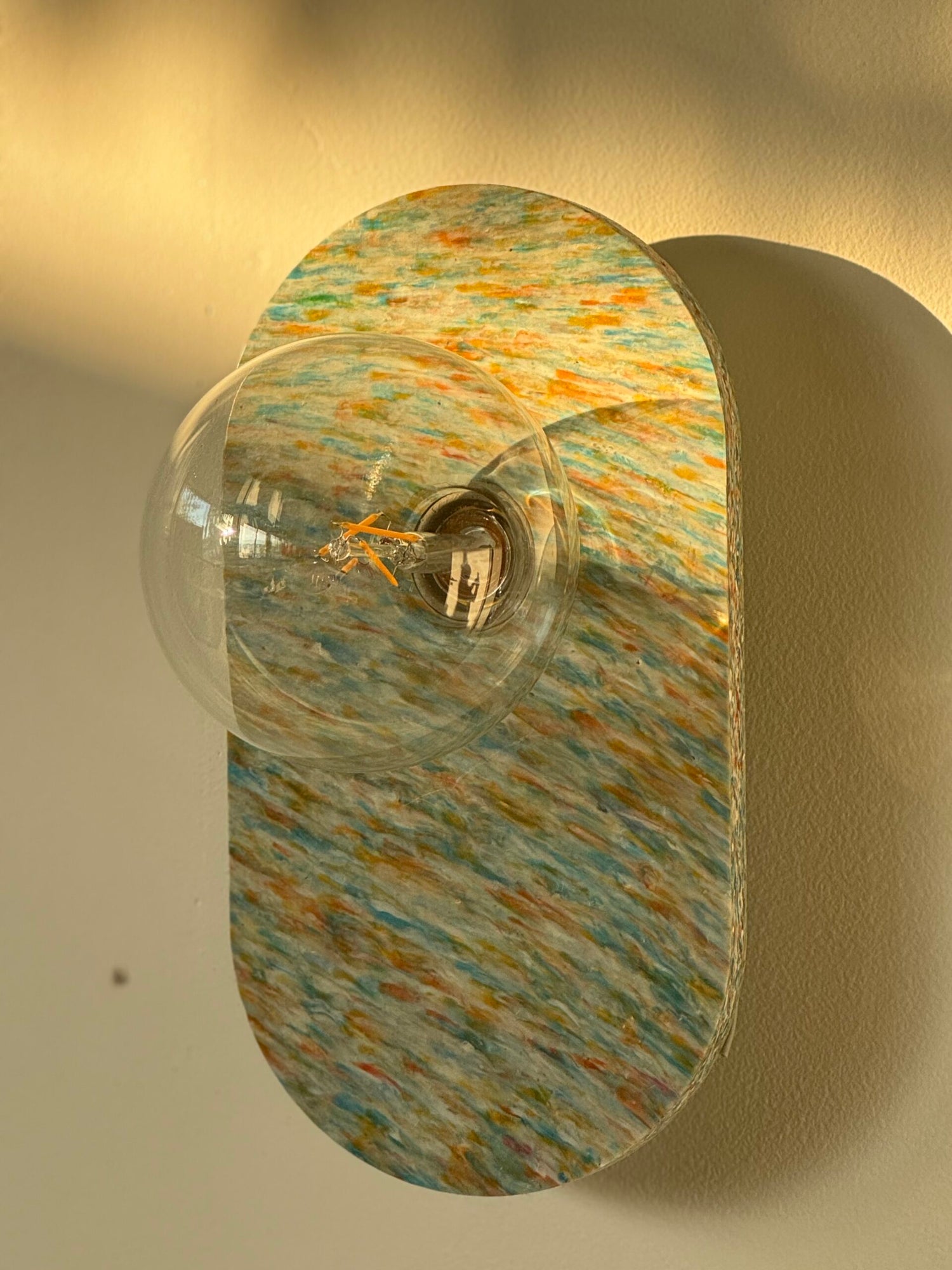 Lampe murale en plastique recyclé Oval