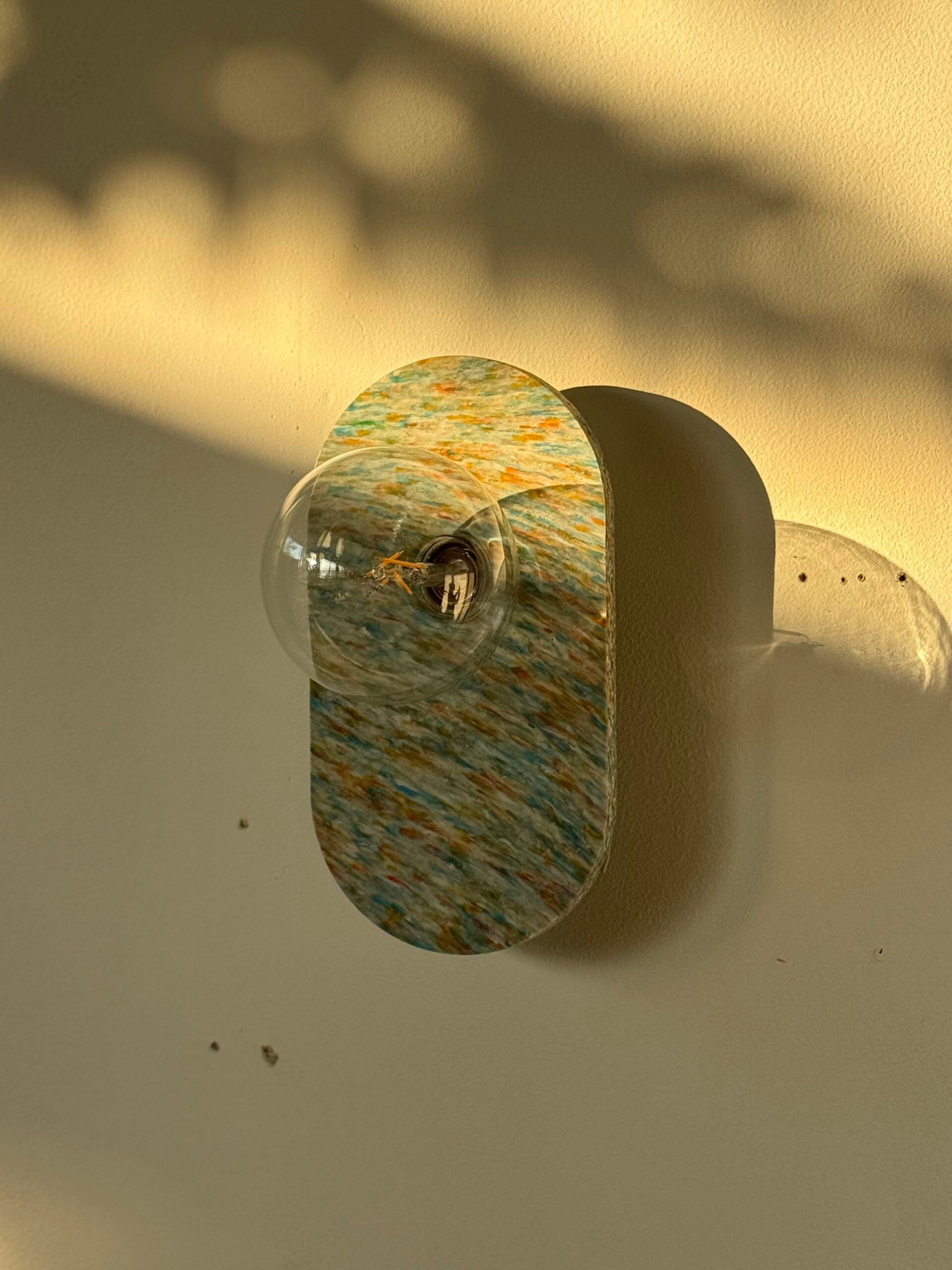 Lampe murale en plastique recyclé Oval