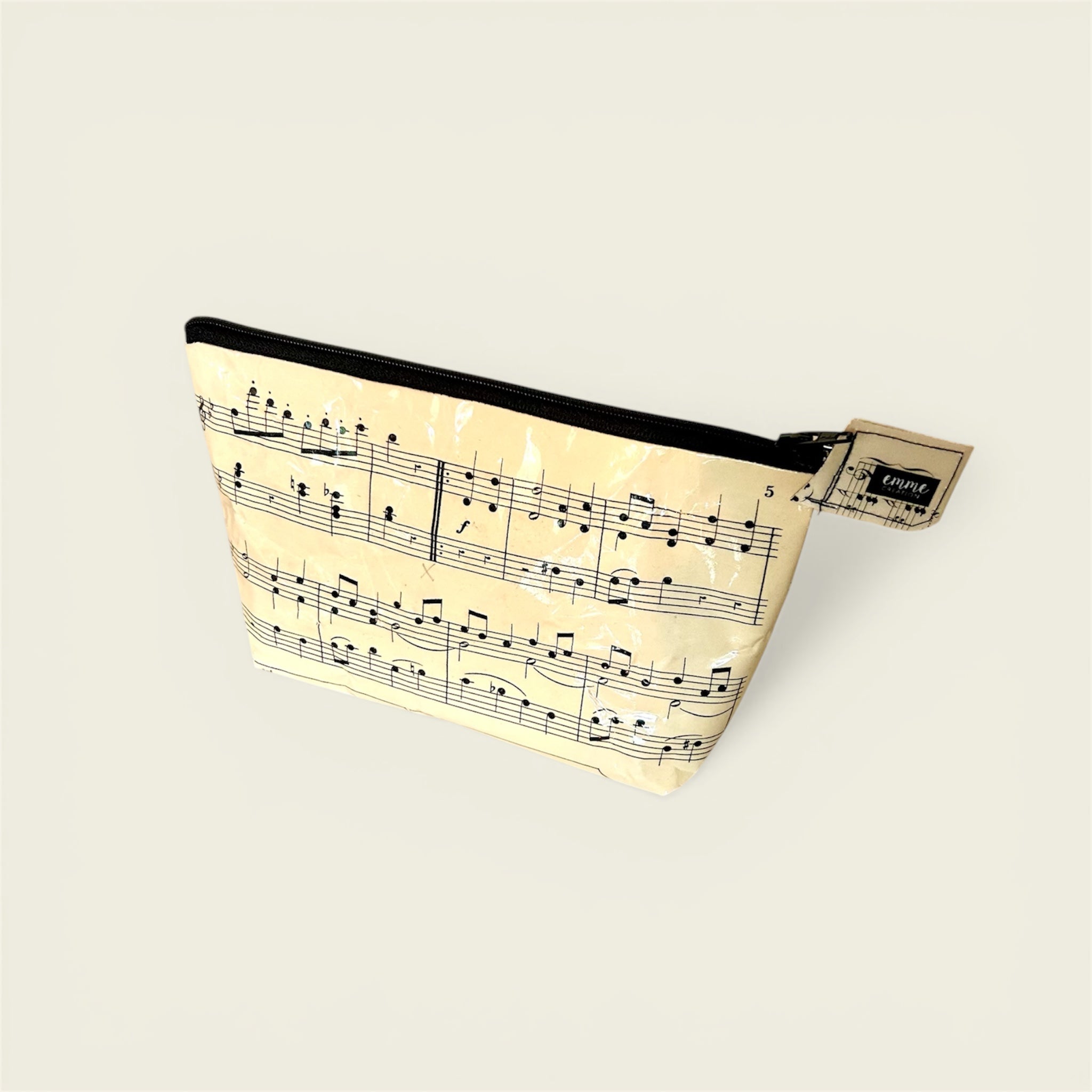 Trousse en page de magazine vintage moyenne Pentagramme