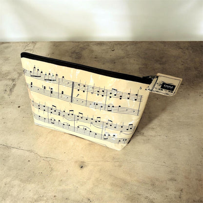 Trousse en page de magazine vintage moyenne Pentagramme