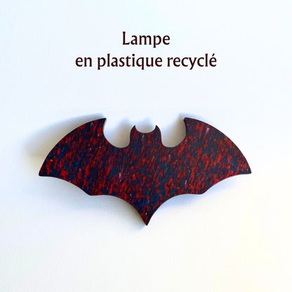 Lippen-Wandlampe aus recyceltem Kunststoff