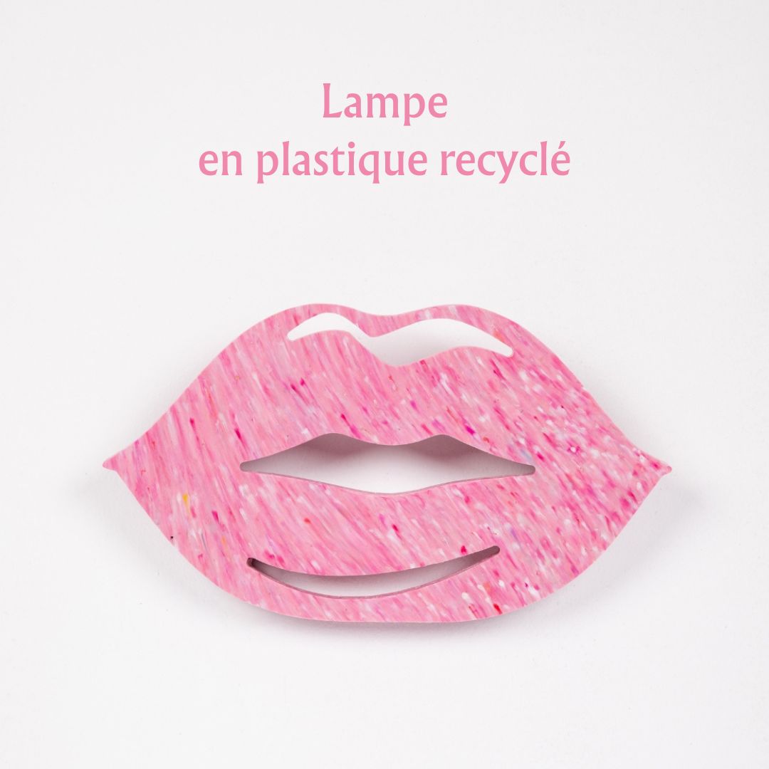 Lampe murale lèvres en plastique recyclé