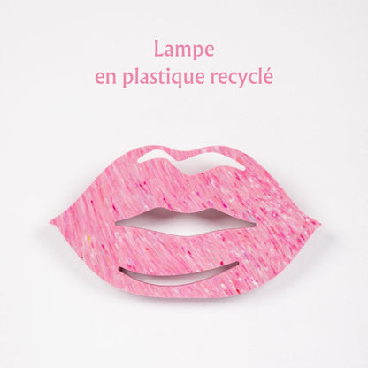 Lampe murale lèvres en plastique recyclé